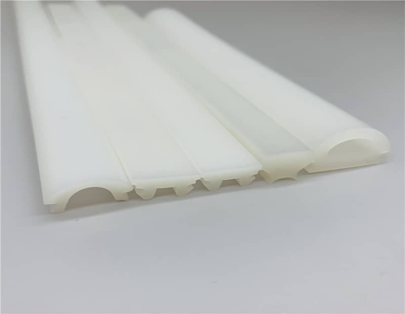 Light guide silicone strip for line lights